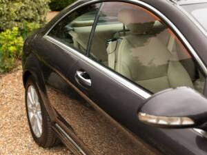 Image 25/34 de Mercedes-Benz CL 500 (2007)