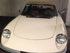 Image 8/16 de Alfa Romeo 2000 Spider Veloce (1981)