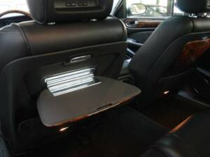 Bild 23/50 von Jaguar XJ 8 4.2 (2005)