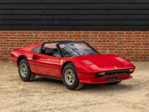 Afbeelding 1/44 van Ferrari 308 GTB Quattrovalvole (1984)