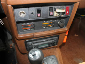 Bild 8/12 von Volvo 245 GL D (1984)