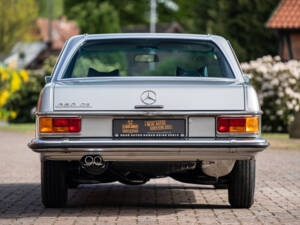 Image 17/40 of Mercedes-Benz 250 CE (1970)
