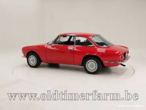 Image 4/15 of Alfa Romeo Giulia 1600 GT Junior (1974)