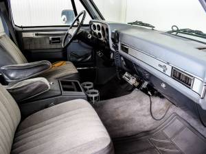 Image 41/46 of Chevrolet Suburban (1986)