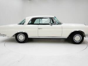 Image 9/15 of Mercedes-Benz 280 SE (1968)