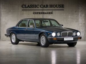 Afbeelding 11/99 van Daimler Double Six (1993)