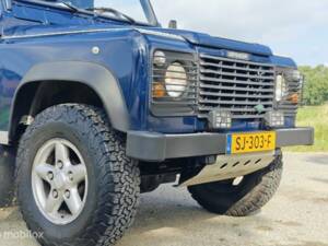 Image 3/39 de Land Rover Defender 90 (1997)