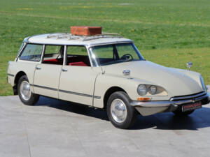 Image 1/50 de Citroën ID 21 Break (1967)