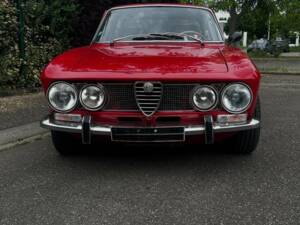 Image 6/11 of Alfa Romeo 2000 Spider Veloce (1974)