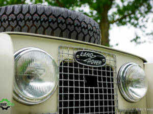 Image 30/55 of Land Rover 88 (1958)