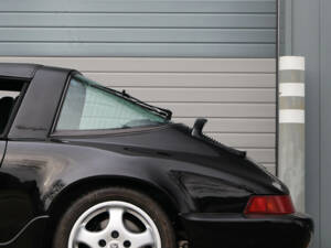 Image 14/57 of Porsche 911 Carrera 4 (1992)