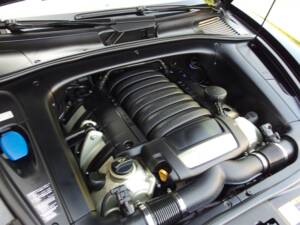 Image 88/98 of Porsche Cayenne GTS (2008)