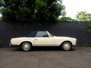 Image 5/52 de Mercedes-Benz 230 SL (1964)