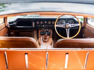 Bild 43/50 von Jaguar E-Type 4.2 (1965)