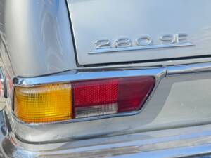 Imagen 9/17 de Mercedes-Benz 280 SE (1970)