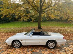 Image 34/50 of Alfa Romeo 2.0 Spider (1993)