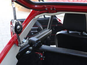 Image 16/67 of MG MGC GT (1969)