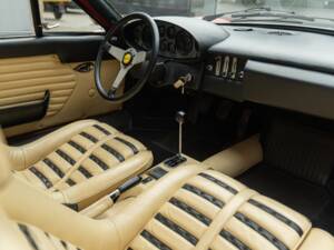 Image 20/46 de Ferrari Dino 246 GT (1971)