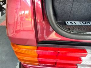 Imagen 13/69 de Mercedes-Benz 190 E 1.8 (1991)