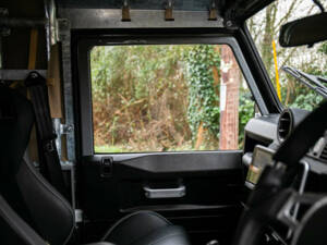 Bild 17/46 von Land Rover Defender 90 (2008)