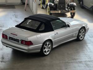 Image 4/60 of Mercedes-Benz SL 500 &quot;Silver Arrow&quot; (2002)