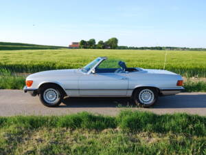 Image 35/87 of Mercedes-Benz 280 SL (1982)