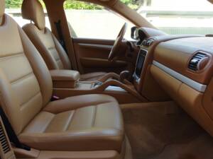 Image 48/93 of Porsche Cayenne Turbo (2007)