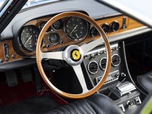 Image 9/50 de Ferrari 330 GTC (1967)
