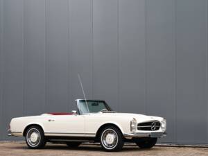Image 6/14 of Mercedes-Benz 280 SL (1969)