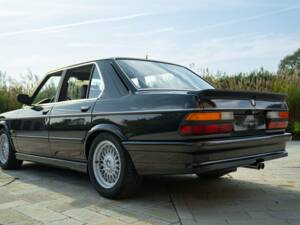 Immagine 7/50 di BMW M 535i (1985)