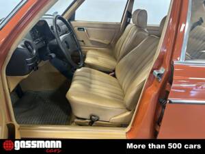 Bild 9/15 von Mercedes-Benz 230 E (1980)