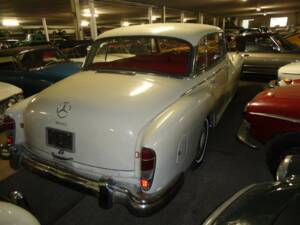 Image 4/28 de Mercedes-Benz 300 d (1960)