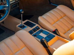 Image 19/36 de Ferrari 328 GTB (1986)