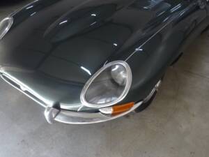 Image 3/17 de Jaguar Type E 3.8 (1964)