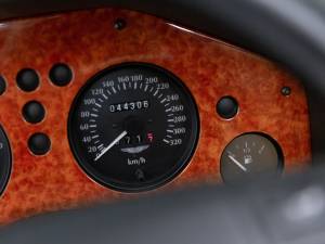 Image 12/27 of Aston Martin V8 Volante (1999)
