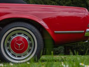 Image 17/64 of Mercedes-Benz 280 SL (1969)