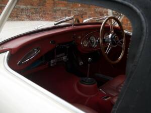 Image 12/27 de Austin-Healey 3000 Mk II (BT7) (1961)