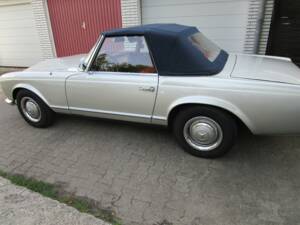 Image 1/27 of Mercedes-Benz 230 SL (1964)