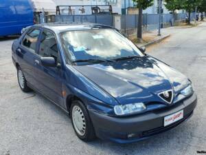 Immagine 3/25 di Alfa Romeo 146 - 1.4 T Spark (1997)