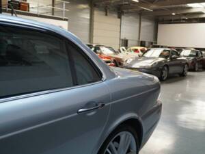 Image 40/50 of Jaguar XJ 8 4.2 (2007)