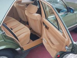 Bild 25/49 von Mercedes-Benz 280 SE (1982)