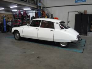 Image 41/50 of Citroën DS 20 A (1972)