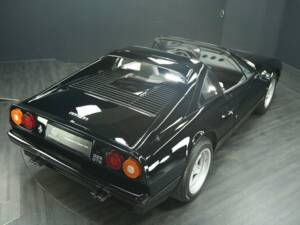 Image 6/30 de Ferrari 328 GTS (1987)