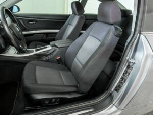 Imagen 32/50 de BMW 325i (2007)