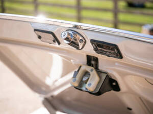 Image 37/47 of Triumph Stag (1975)