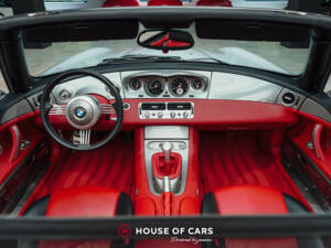 Image 18/25 of BMW Z8 (2000)