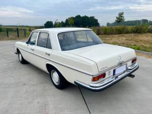 Image 6/19 de Mercedes-Benz 280 S (1971)