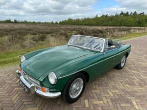 Image 1/7 of MG MGB (1965)