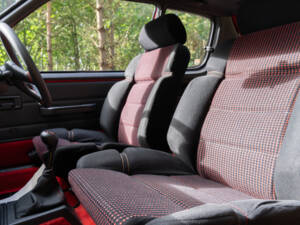 Image 11/19 of Peugeot 205 GTi 1.6 (1989)