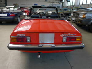 Image 24/36 of Alfa Romeo 2000 Spider Veloce (1982)